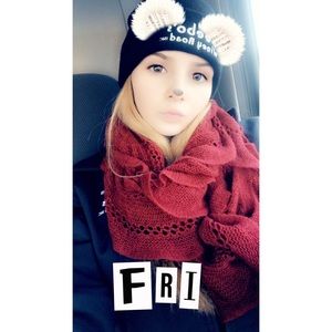 Meet your Posher, Julia